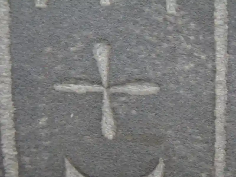 Cross symbol on the sarcophagus of Ankhnesneferibra